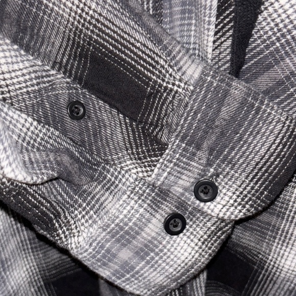 Men's Black and Gray Plaid Hooded Button Down Shirt. Size L - Picture 5 of 10